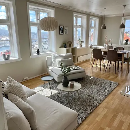 Vakn Opp Til Fantastisk Utsikt *